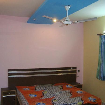 Hotel S P New Delhi Bagian luar foto