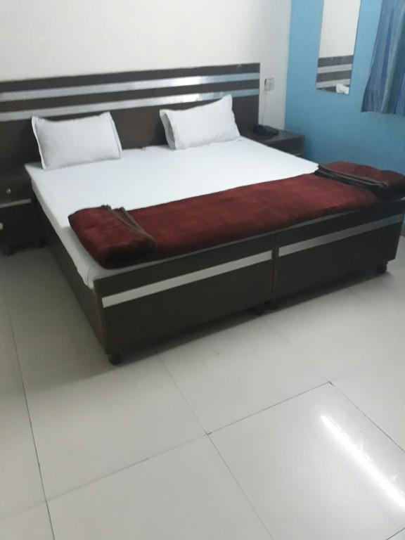 Hotel S P New Delhi Bagian luar foto