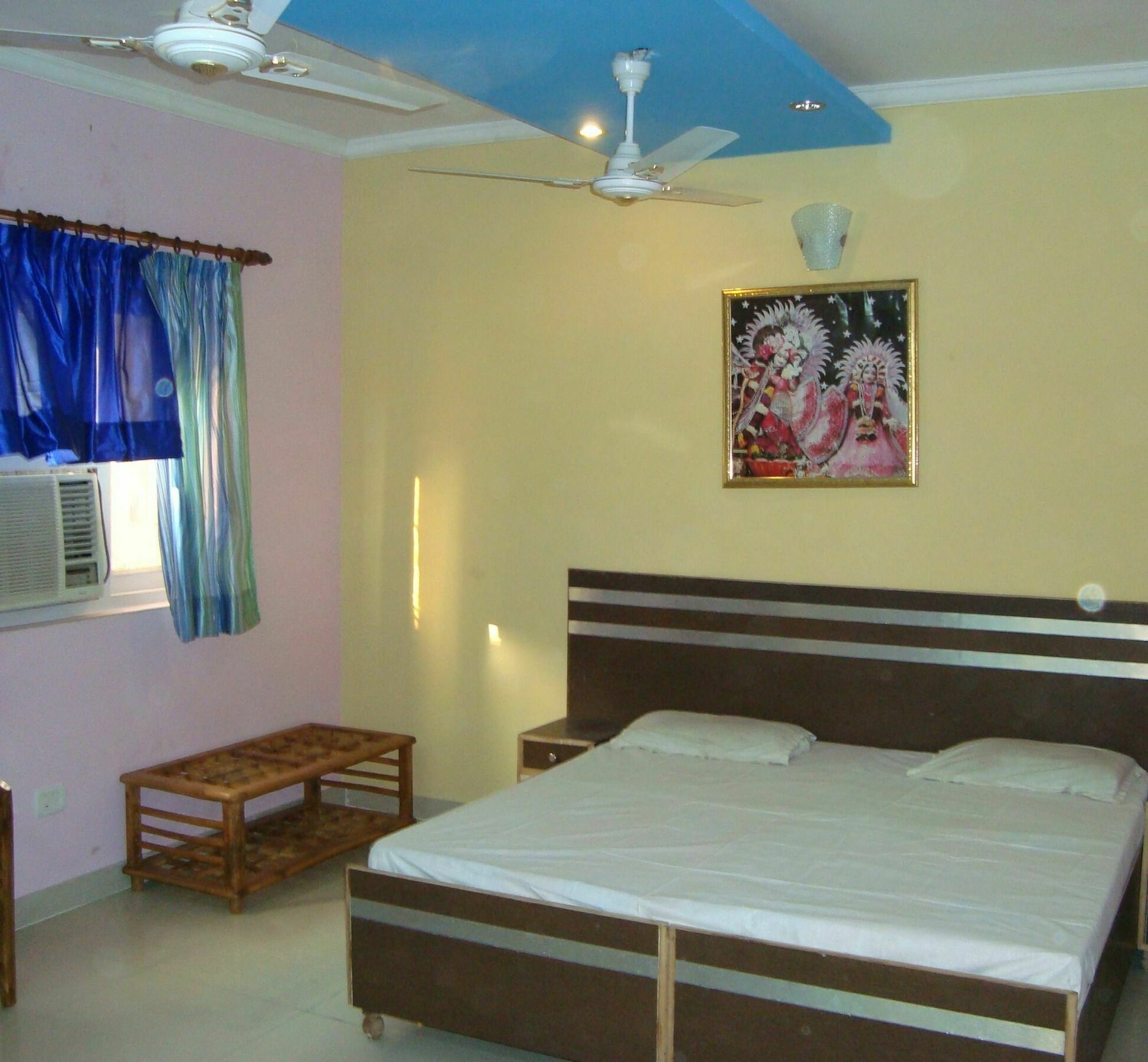 Hotel S P New Delhi Bagian luar foto