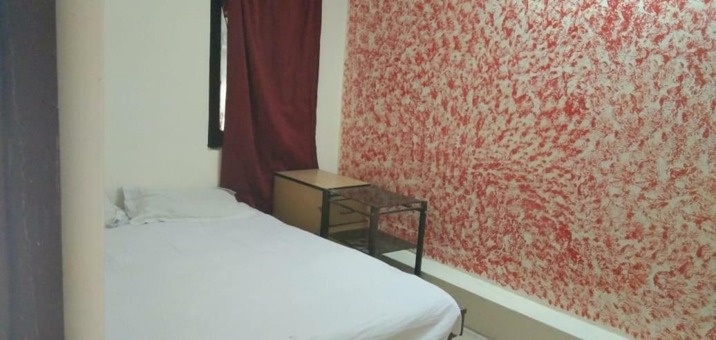 Hotel S P New Delhi Bagian luar foto